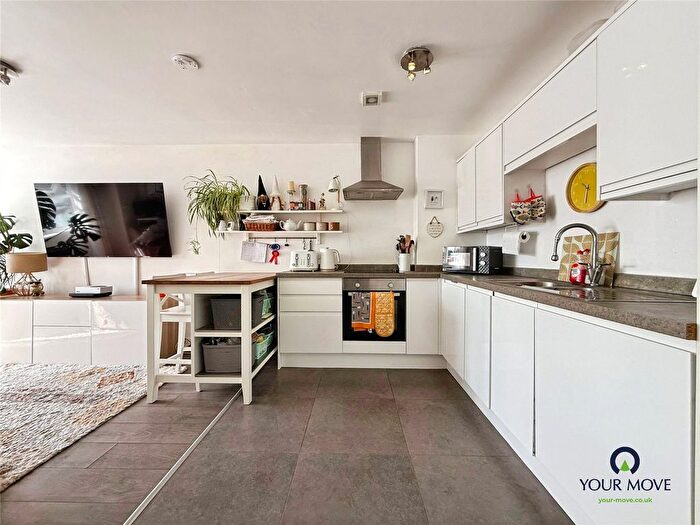 1 Bedroom Flat For Sale In Madeira Parade, Madeira Avenue, PO22
