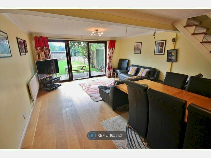 3 Bedroom Terraced House To Rent In Coval Lane, Chelmsford, CM1