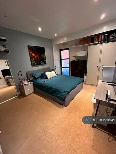 1 Bedroom Flat To Rent In Queens Road, Penarth, CF64