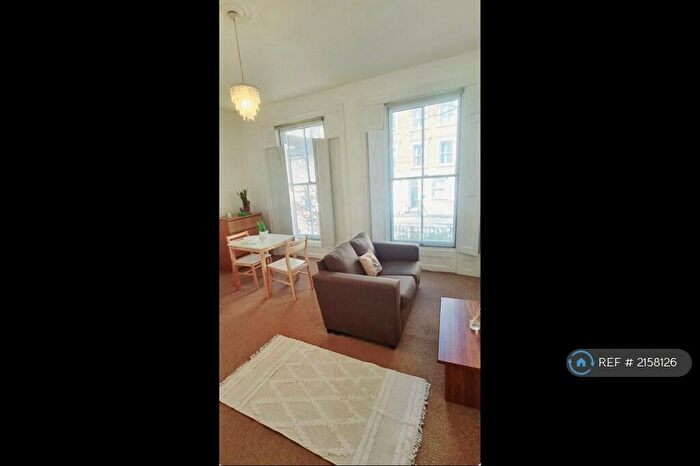 Studio To Rent In St. Pauls Road, London, N1