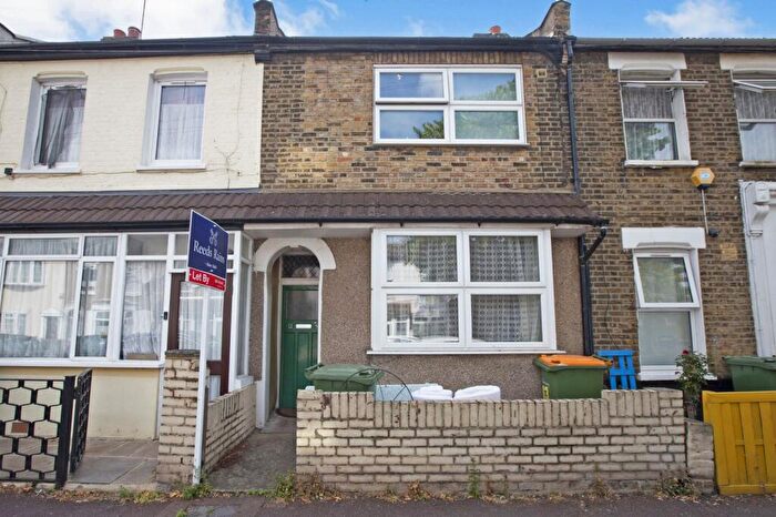 3 Bedroom Terraced House To Rent In Avenons Road, London, E13