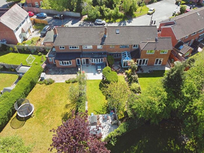 3 Bedroom Terraced House For Sale In Fennis Close, Dorridge, Solihull, B93
