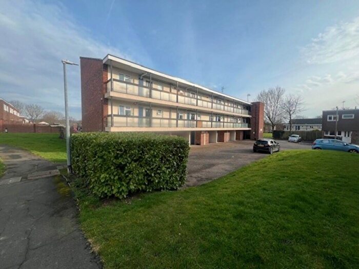 1 Bedroom Flat To Rent In Amwell Court, Waltham Abbey, EN9