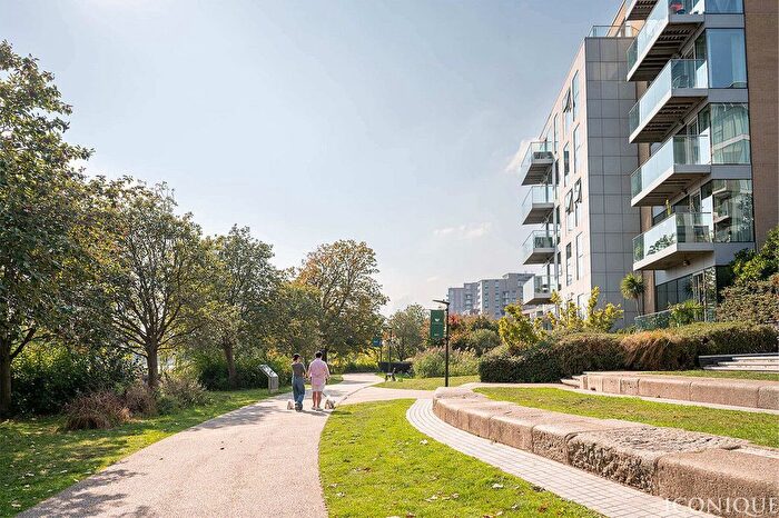 2 Bedroom Flat For Sale In Goodchild Road, London, N4