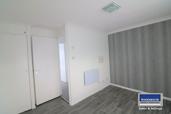 1 Bedroom Flat To Rent In Berners Way, Broxbourne, EN10