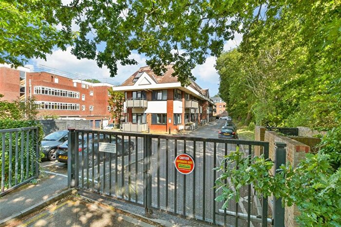 2 Bedroom Flat For Sale In Challenge Court, Leatherhead, Surrey, KT22