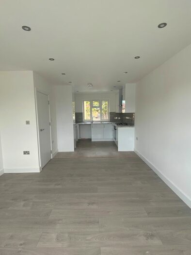 3 Bedroom Maisonette To Rent In Chalfont Road, London, N9