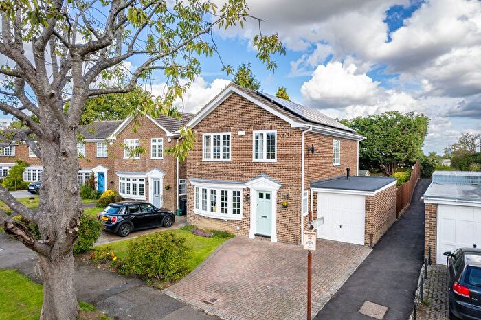 4 Bedroom Detached House For Sale In Rushfords, Lingfield, RH7