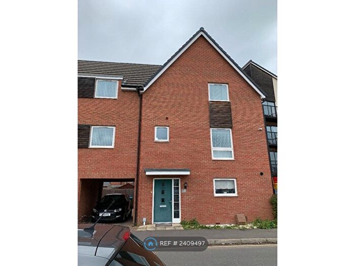 3 Bedroom End Of Terrace House To Rent In Putman Street, Aylesbury, HP19