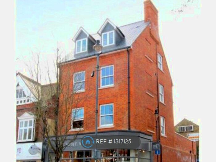 2 Bedroom Flat To Rent In High Street, Berkhamsted HP4