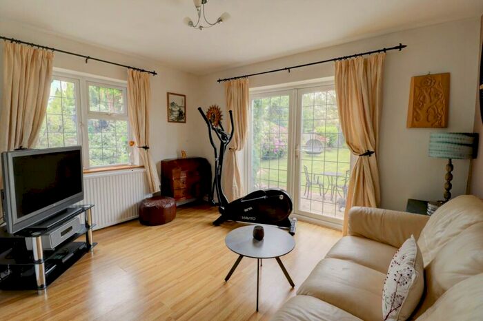 5 Bedroom Semi-Detached House For Sale In Ashley Drive, Penn, High Wycombe, HP10