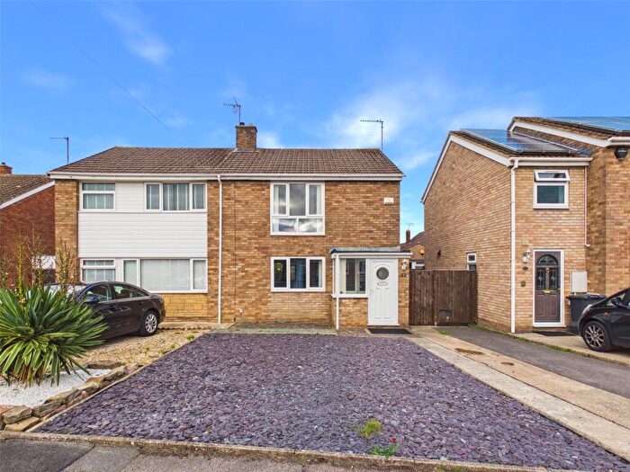 3 Bedroom Semi Detached House For Sale In Duncroft Road, Hucclecote, Gloucester, Gloucestershire, GL3