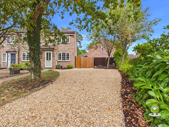 2 Bedroom End Of Terrace House For Sale In Birchwood, Chineham, Basingstoke, Hampshire, RG24