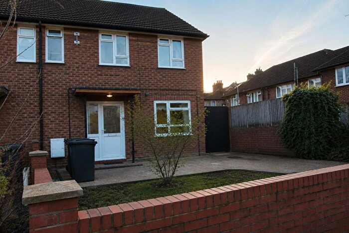 3 Bedroom Detached House For Sale In Asplins Road, London, N17