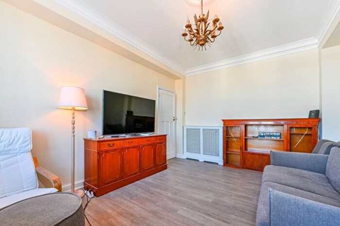 1 Bedroom Flat To Rent In Abbey Road, St John's Wood, London, NW8