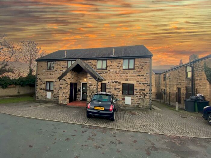 2 Bedroom Apartment To Rent In Clifton Place, Pudsey, LS28