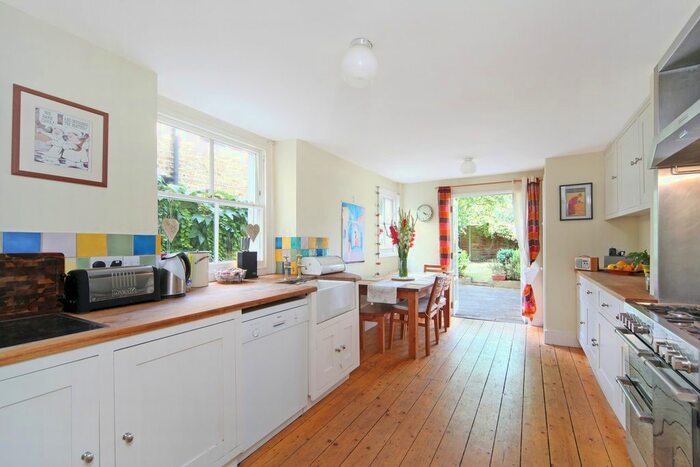 3 Bedroom Property To Rent In Ridley Road, Wimbledon, SW19