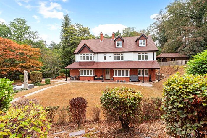 5 Bedroom Detached House For Sale In Longdown Close, Lower Bourne, Farnham, GU10