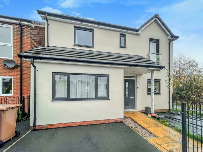 4 Bedroom Detached House To Rent In James Grundy Avenue, Trentham, Stoke-On-Trent, ST4