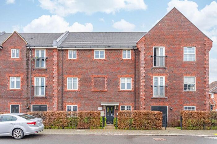 2 Bedroom Flat To Rent In Somerley Drive, Crawley, RH10