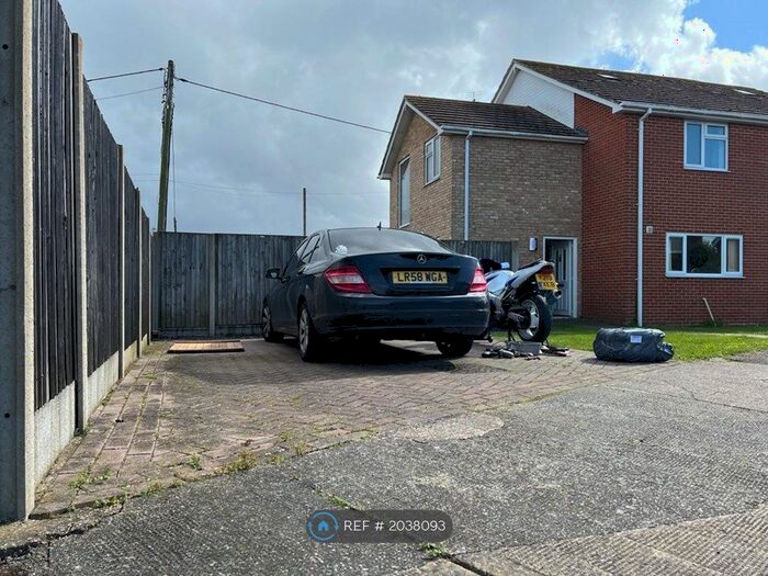 3 Bedroom Semi-Detached House To Rent In Kite Farm, Whitstable, CT5