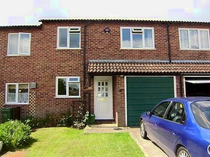 2 Bedroom Terraced House To Rent In Derwent Road, Thatcham, RG19