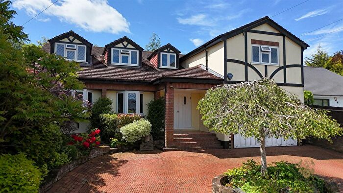 5 Bedroom Property For Sale In The Warren, Radlett, WD7