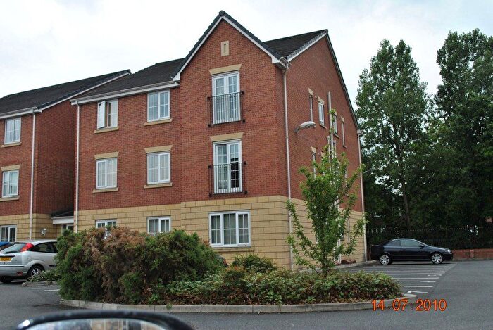 2 Bedroom Flat To Rent In Godolphin Close, Eccles, Manchester, M30