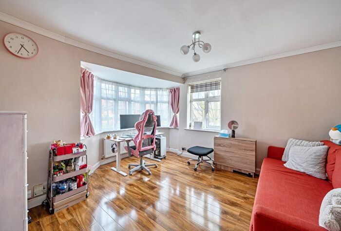 1 Bedroom Flat For Sale In Angel Hill Court, Angel Hill, Sutton, SM1