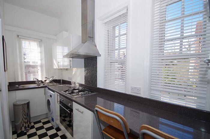 Studio To Rent In Grosvenor Gardens, Muswell Hill, N10