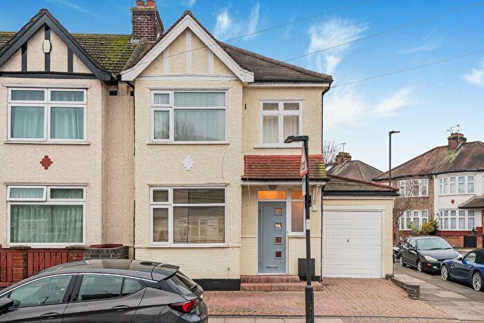 3 Bedroom End Of Terrace House For Sale In Lincoln Road, London, EN1