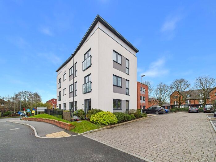 2 Bedroom Flat For Sale In Ruhemann Street, Reading, RG30