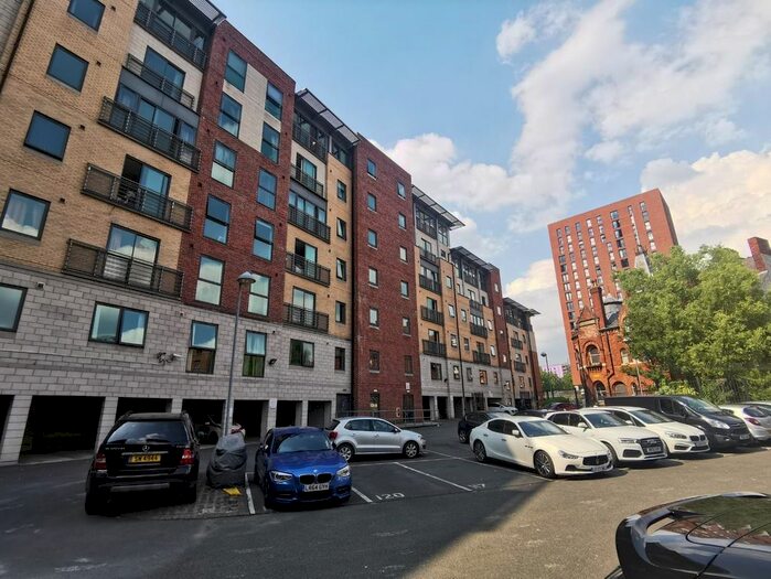 2 Bedroom Flat To Rent In City Point, Chapel Street, Salford, M3