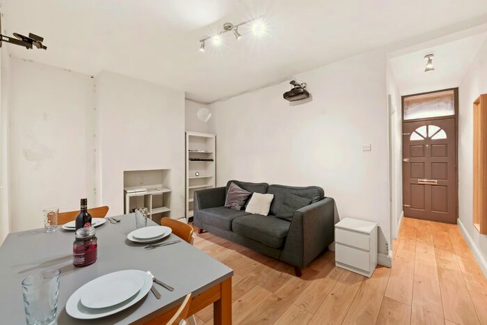 3 Bedroom Town House To Rent In Sutherland Road, Belvedere, DA17