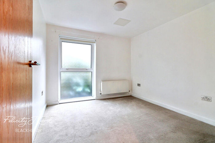 2 Bedroom Apartment To Rent In Meadowcourt Road, London, SE3