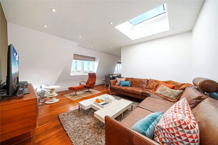 3 Bedroom Flat To Rent In Wellington Court, Wellington Road, St John's Wood, London, NW8