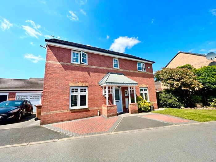 4 Bedroom Detached House For Sale In Roving Bridge Rise, Agecroft, Swinton -, M27