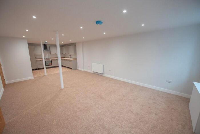 3 Bedroom Town House For Sale In Plot, Baildon Mills, Baildon, BD17