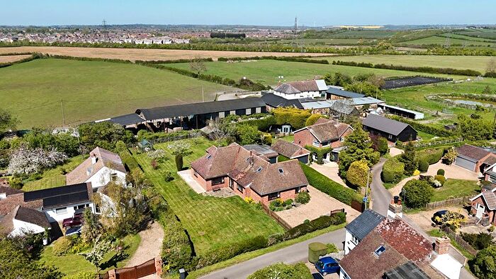 5 Bedroom Detached House For Sale In Gaddesden Turn, Great Billington, Leighton Buzzard, LU7