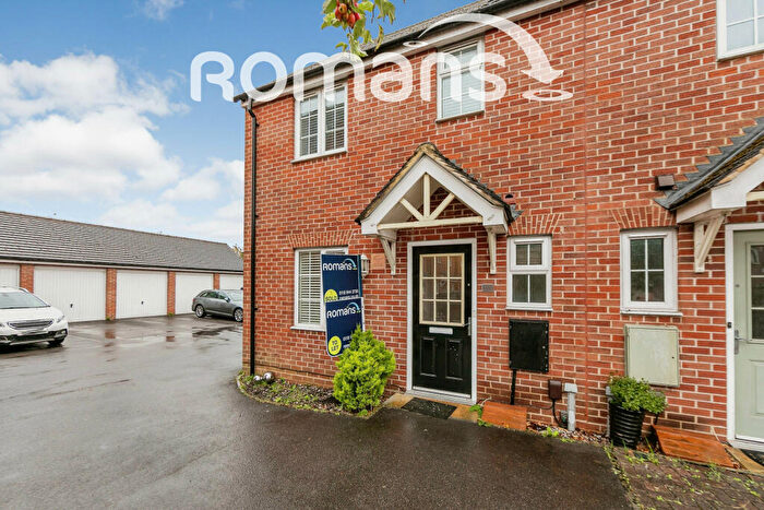 3 Bedroom Semi-Detached House To Rent In School Drive, RG5