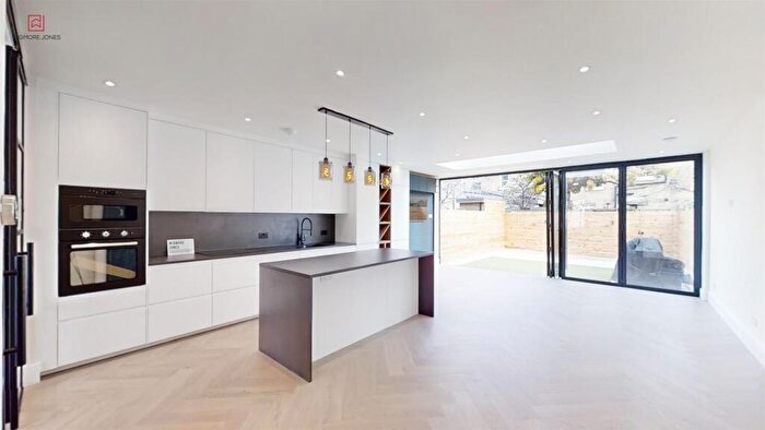 4 Bedroom Terraced House To Rent In Oaklands Road, East Sheen, SW14