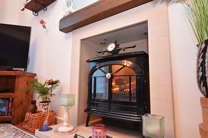 3 Bedroom Detached House For Sale In Mereside Close, Macclesfield, SK10