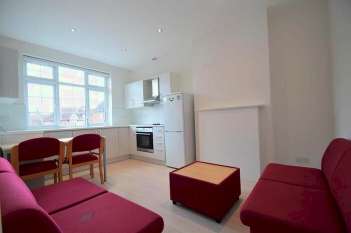 2 Bedroom Flat To Rent In Green Lane, Northwood, HA6