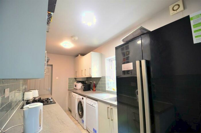 5 Bedroom Terraced House To Rent In / Academic Year Superior Double Bedroom, Bathrooms Student House, Teignmouth Road, Selly Oak, Free Ultrafast, B29