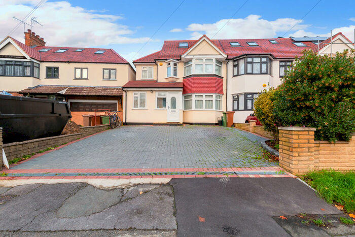 5 Bedroom House To Rent In Stayton Road, Sutton, SM1