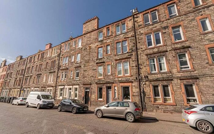 2 Bedroom Flat To Rent In , Albion Place, Edinburgh, EH7