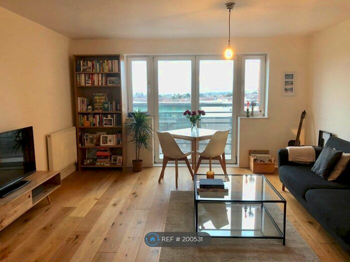 1 Bedroom Flat To Rent In Cannock Court, London, E17