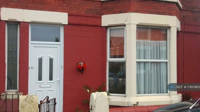 2 Bedroom Flat To Rent In Parkfield Drive, Wallasey, CH44