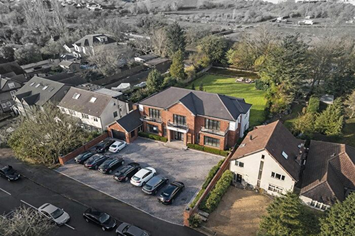 7 Bedroom Bungalow For Sale In Tentelow Lane, Southall, Greater London, UB2