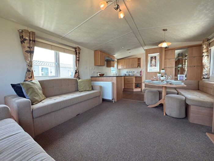 3 Bedroom Park Home For Sale In St. Johns Road, Whitstable, CT5